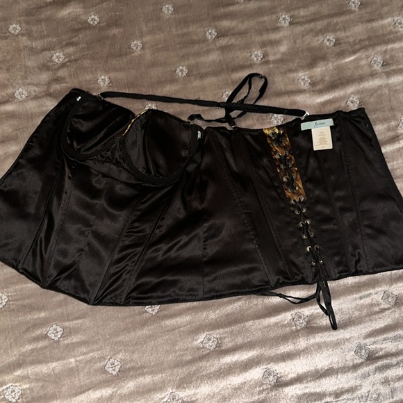 Marciano by Guess Black & Gold Matching Set-Corset (size S/P) & Skirt (size 2) - Picture 8 of 12